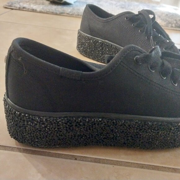 Sneakers - Picture 2 of 2